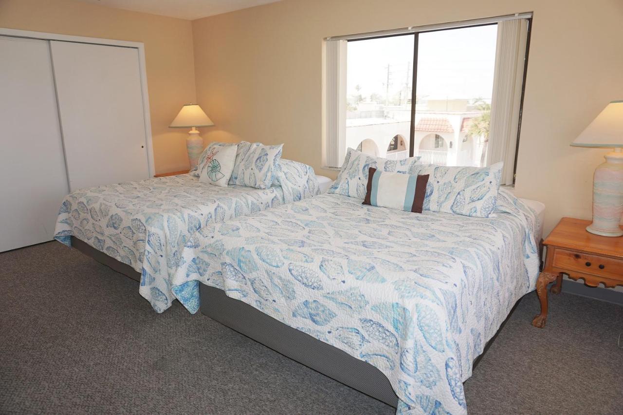 Redington Surf Resort By Travel Resort Services St. Pete Beach Exterior foto