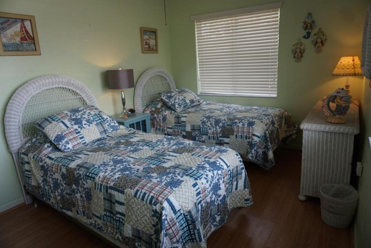 Redington Surf Resort By Travel Resort Services St. Pete Beach Exterior foto