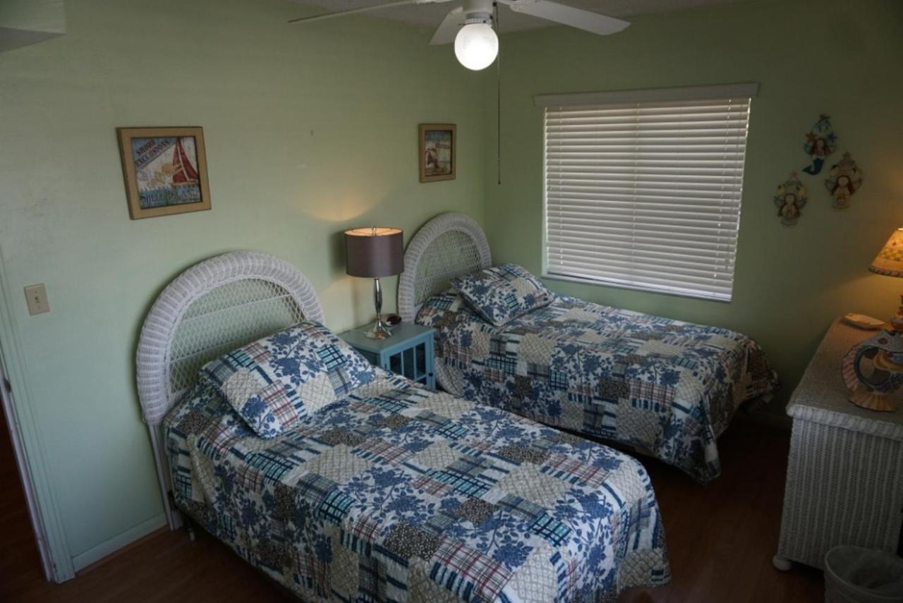 Redington Surf Resort By Travel Resort Services St. Pete Beach Exterior foto